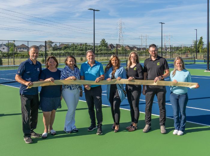 Inauguration des nouveaux terrains de tennis et du terrain de volleyball de plage au parc du Petit Bonheur